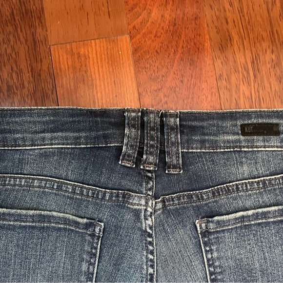SALE! NWOT KUT from the Cloth MIA Toothpick Skinny Distressed Jeans. Size: 8. - Picture 12 of 14
